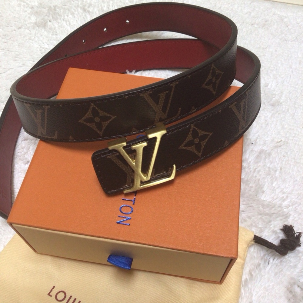 Louis Vuitton women belt, red leather reversible, brown canvas, 36”-38” w box